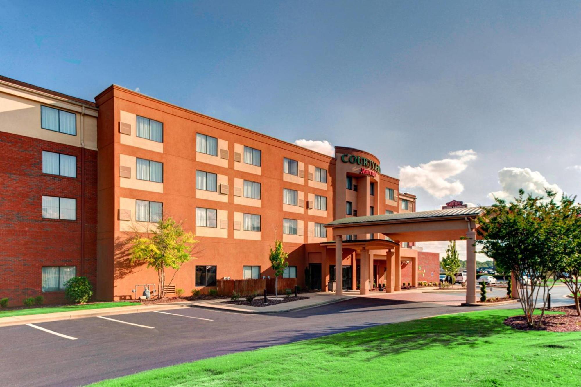 Courtyard By Marriott Anniston Oxford Hotel Bagian luar foto