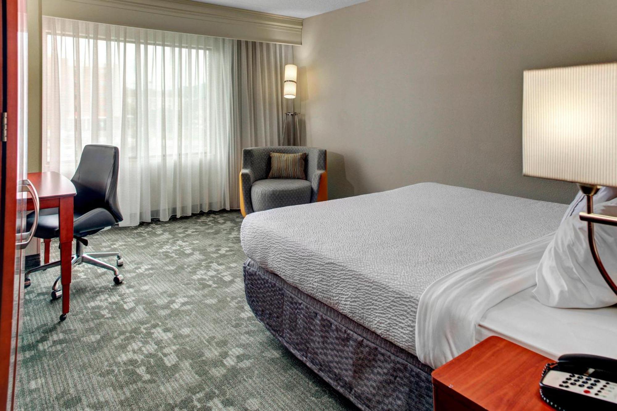 Courtyard By Marriott Anniston Oxford Hotel Bagian luar foto
