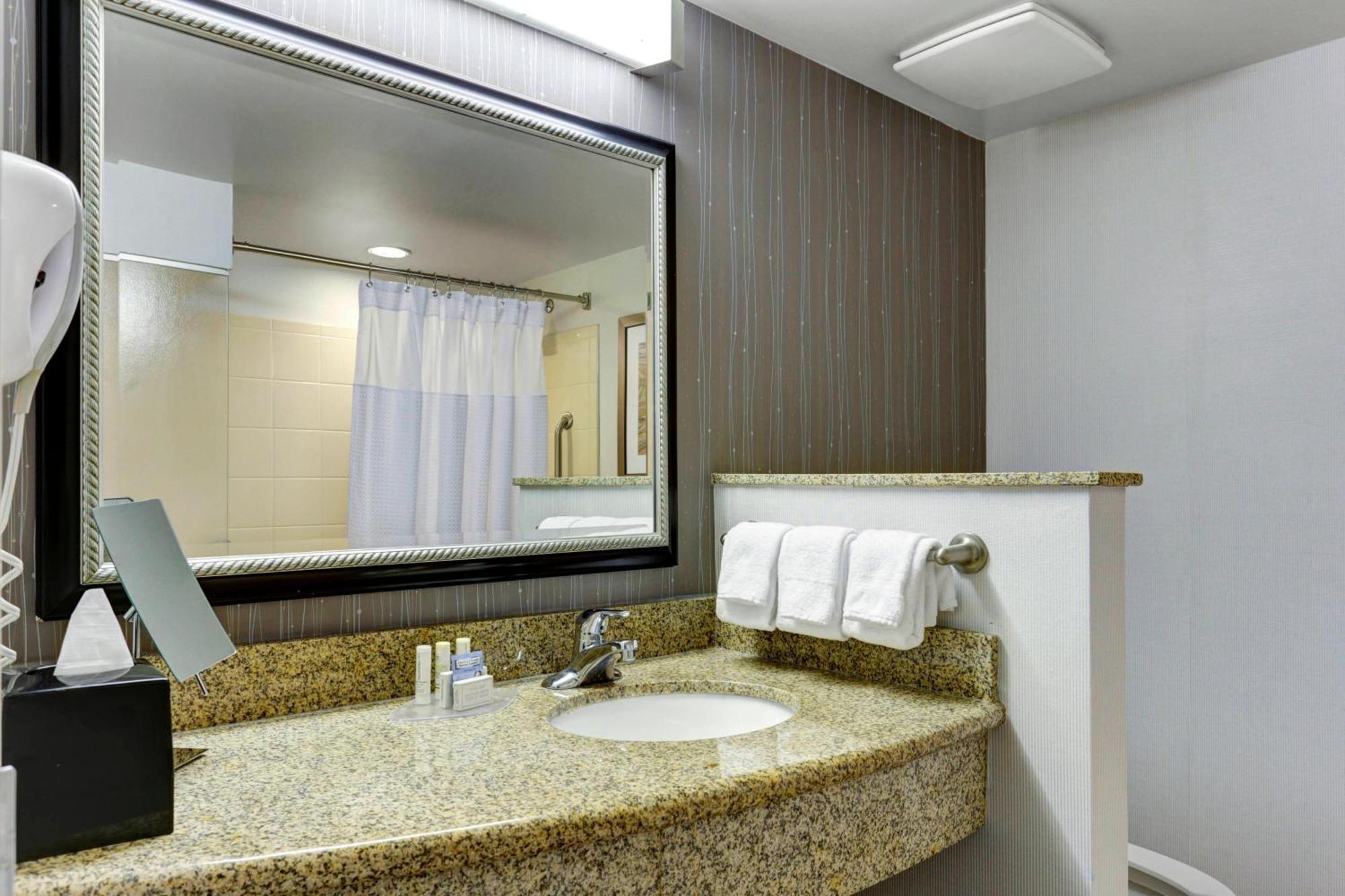 Courtyard By Marriott Anniston Oxford Hotel Bagian luar foto
